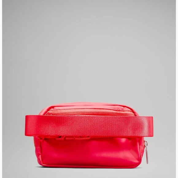 🌺🌺  Everywhere belt bag. 🌺🌺 - Picture 3 of 4